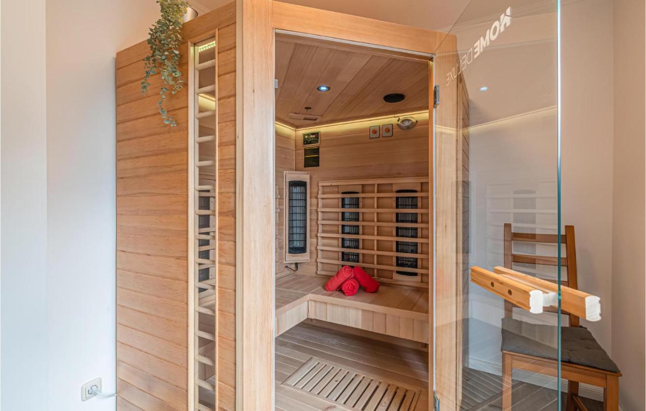 Nice Home In Friedrichskoog With Wifi Bagian luar foto